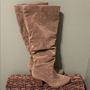 Universal Thread Taupe Heeled Boots